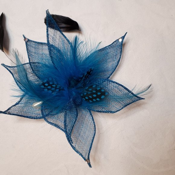Feather Flower Fascinator with Hair Clip or Pin - Picture 1 of 4